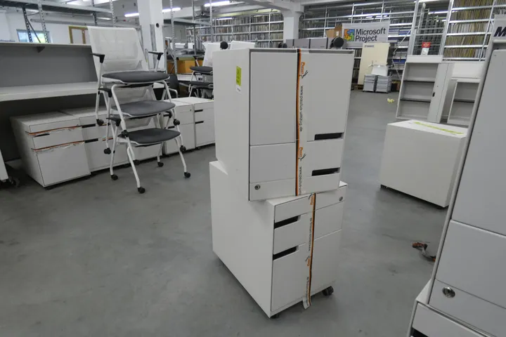 2x Schreibtischcontainer